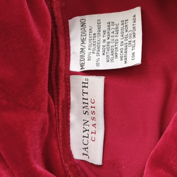 2/$50 Red Velour Turtleneck - Size Medium - Picture 5 of 5